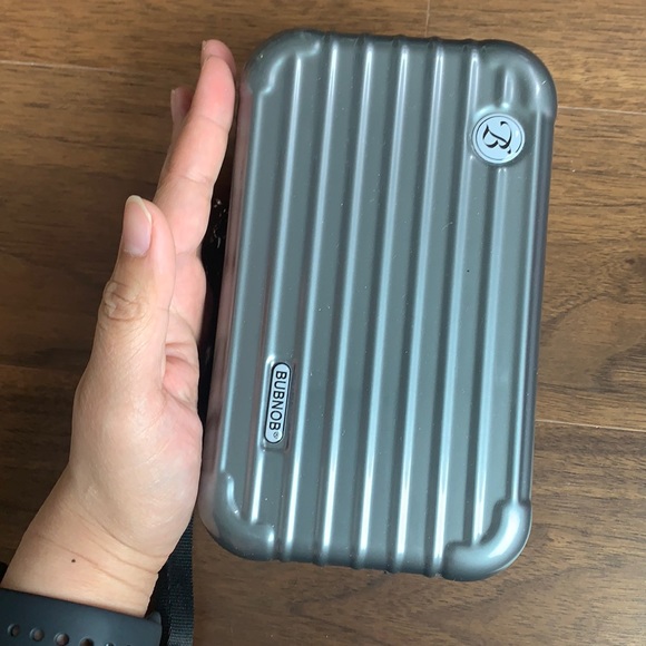 Cute suitcase makeup bag - Picture 1 of 2